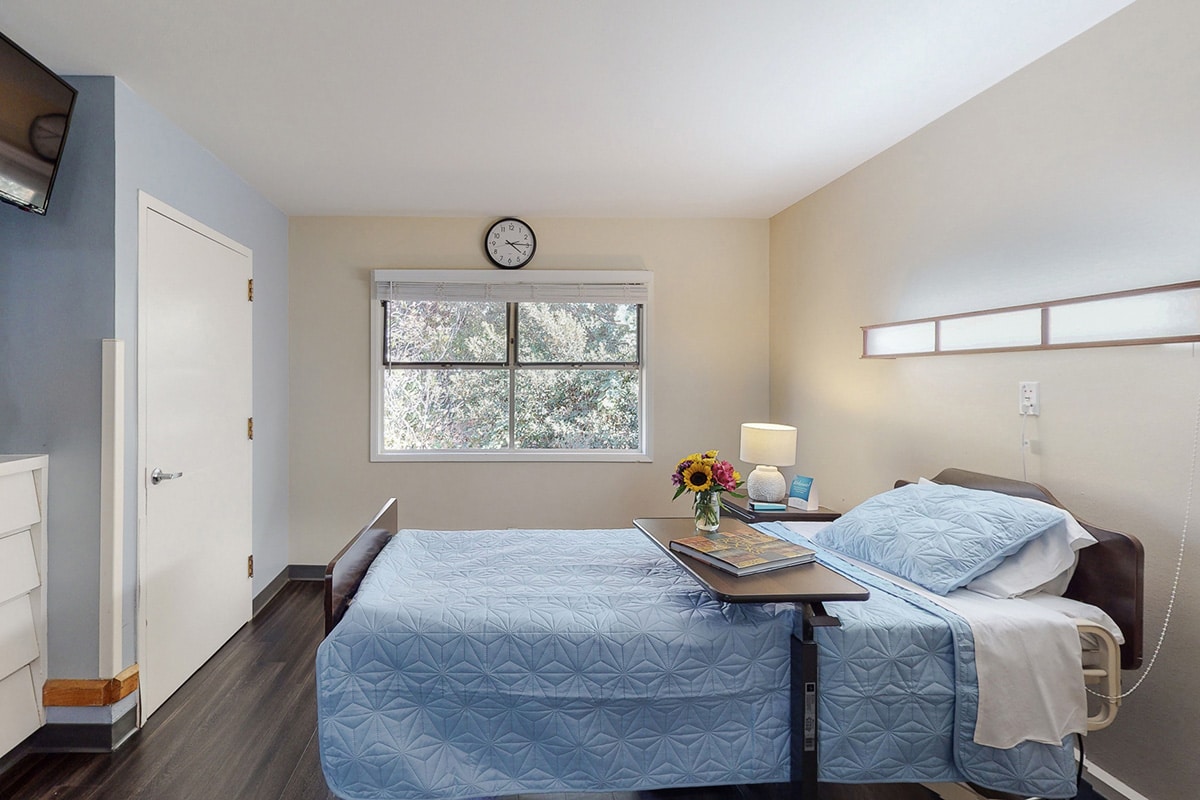 A Peninsula Post Acute private room