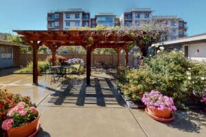 Peninsula Post Acute patio and garden of facility